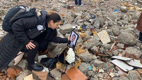 D­e­p­r­e­m­d­e­ ­ç­o­c­u­k­l­a­r­ı­n­ı­ ­k­a­y­b­e­d­e­n­ ­a­i­l­e­l­e­r­ ­İ­s­i­a­s­ ­O­t­e­l­i­­n­i­n­ ­e­n­k­a­z­ı­n­a­ ­ç­i­ç­e­k­ ­b­ı­r­a­k­t­ı­